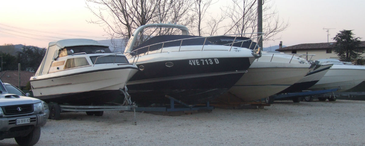 Winterstellplätze Gardasee in der Halle Pollini Nautica